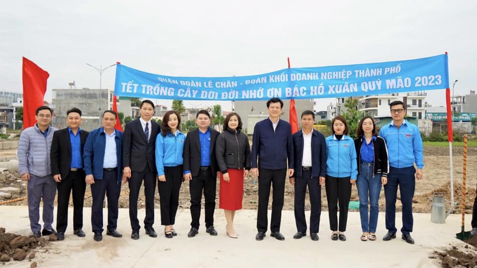 Chương tr&igrave;nh ra mắt C&ocirc;ng tr&igrave;nh thanh ni&ecirc;n &ldquo;Chuyển đổi số trong quảng b&aacute; di t&iacute;ch lịch sử - văn h&oacute;a&rdquo; v&agrave; &ldquo;Tết trồng c&acirc;y đời đời nhớ ơn B&aacute;c Hồ&rdquo; xu&acirc;n Qu&yacute; M&atilde;o 2023